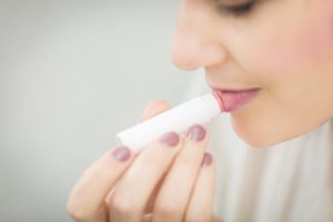 how to apply lip balm perfectly
